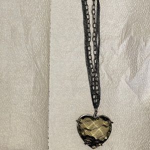 Claire’s heart pendant knecklace